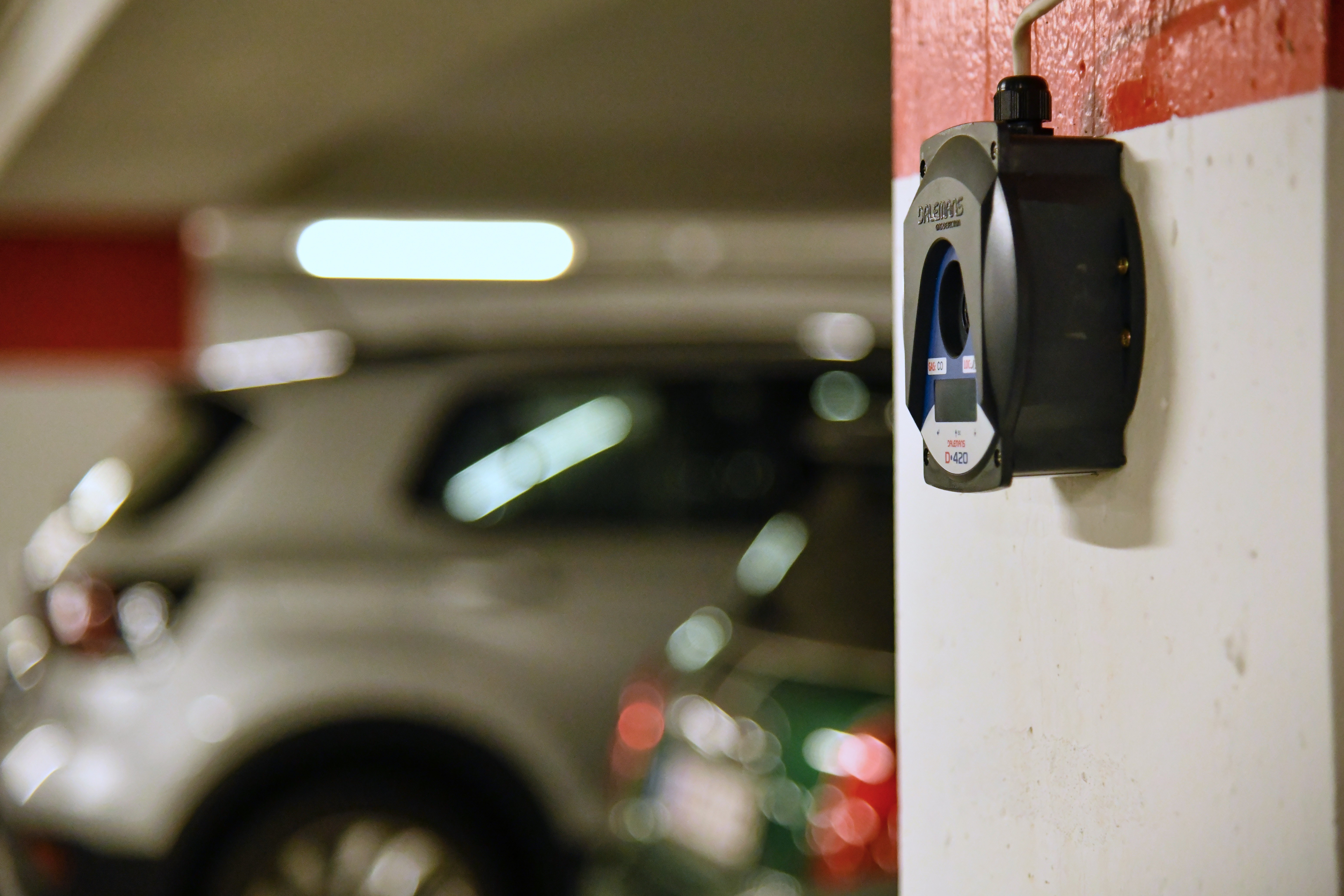 Dalemans gas detector fixed in an underground parking